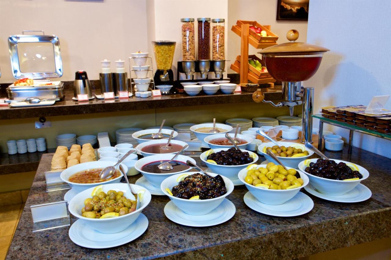 Отель Ramada By Wyndham Taksim 4*