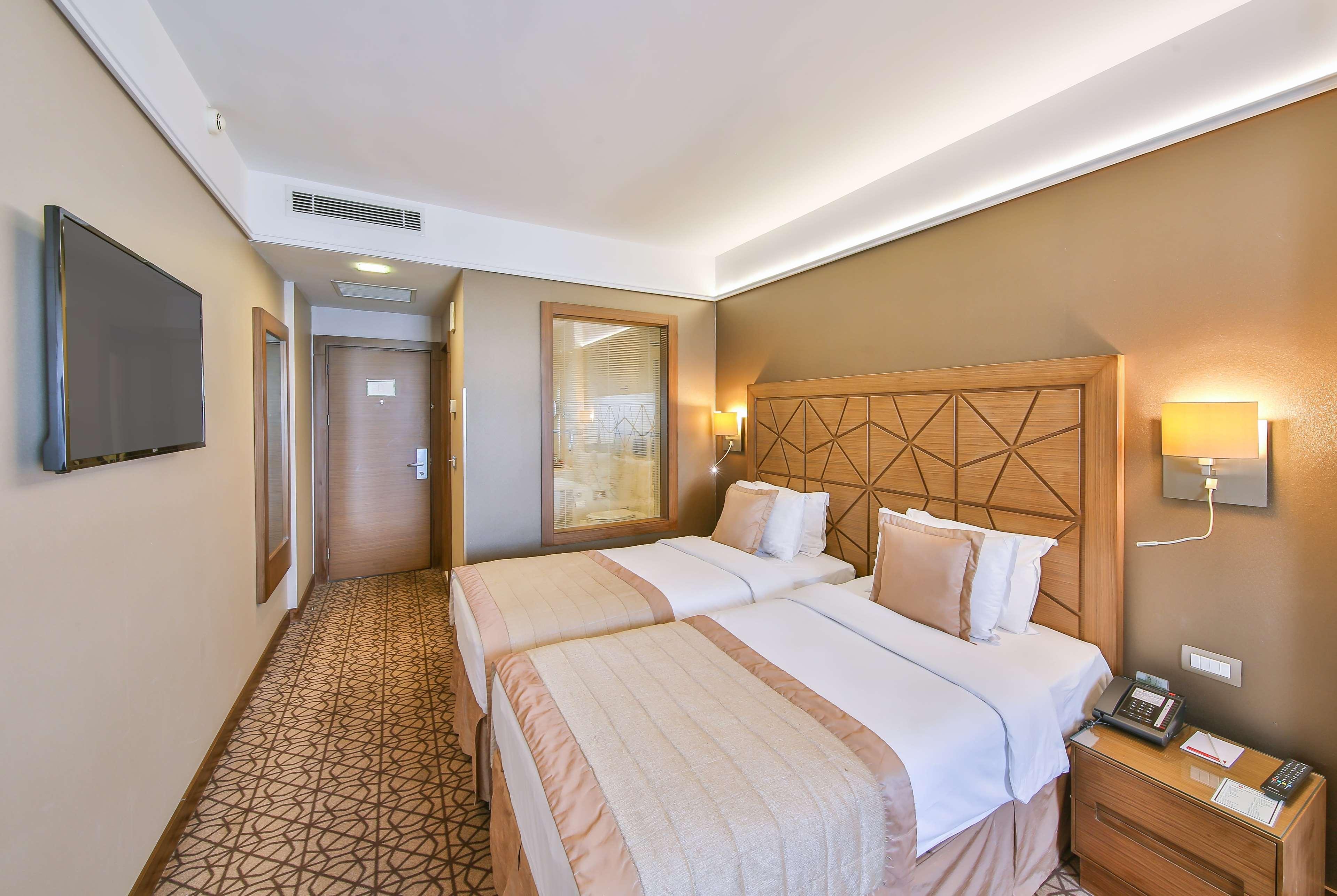 Отель Ramada By Wyndham Taksim
