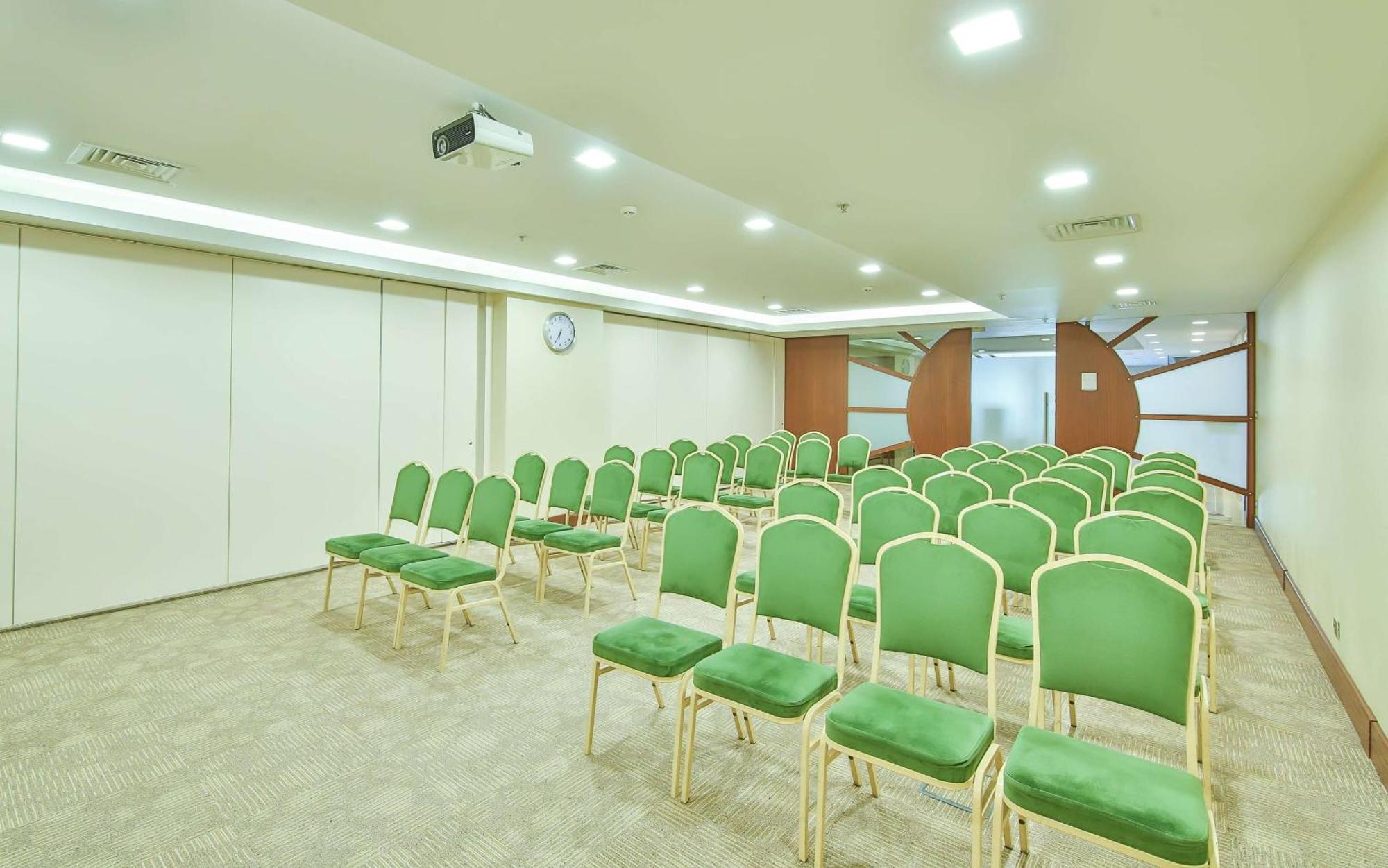 Ramada By Wyndham Taksim Отель Стамбул