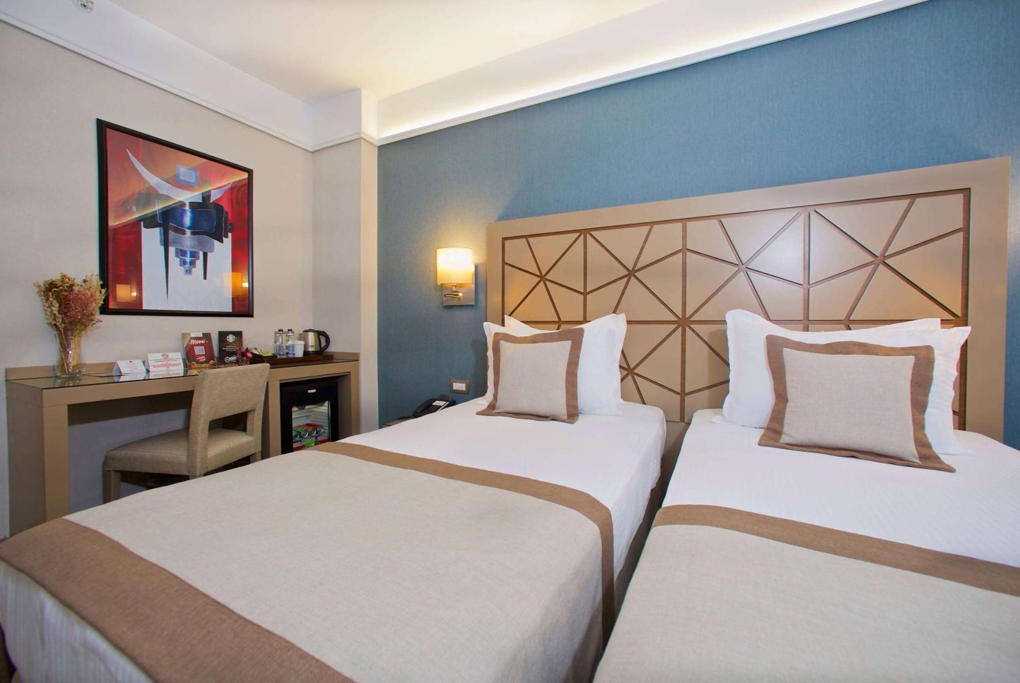 Отель Ramada By Wyndham Taksim 4*