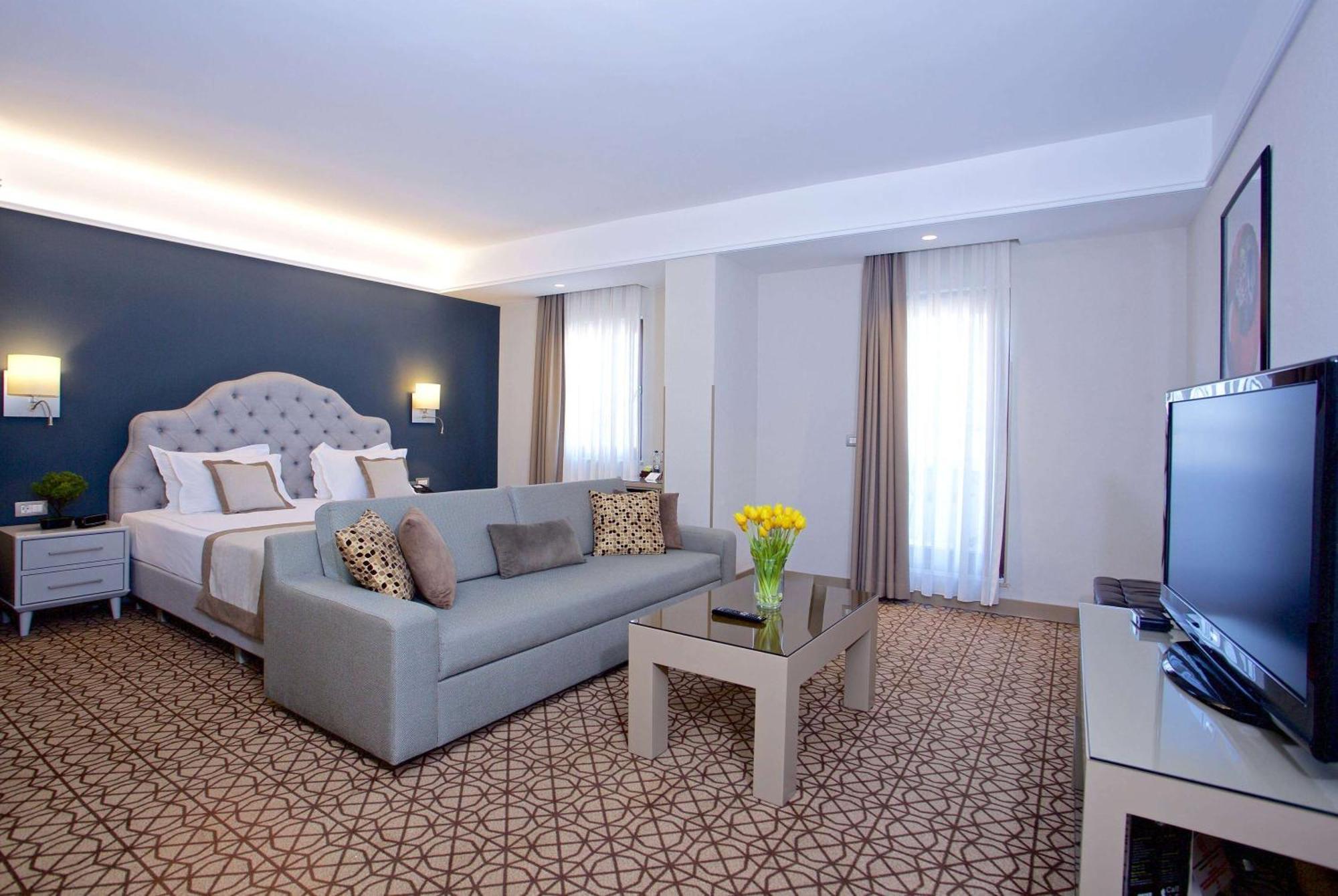 Ramada By Wyndham Taksim Отель 4*