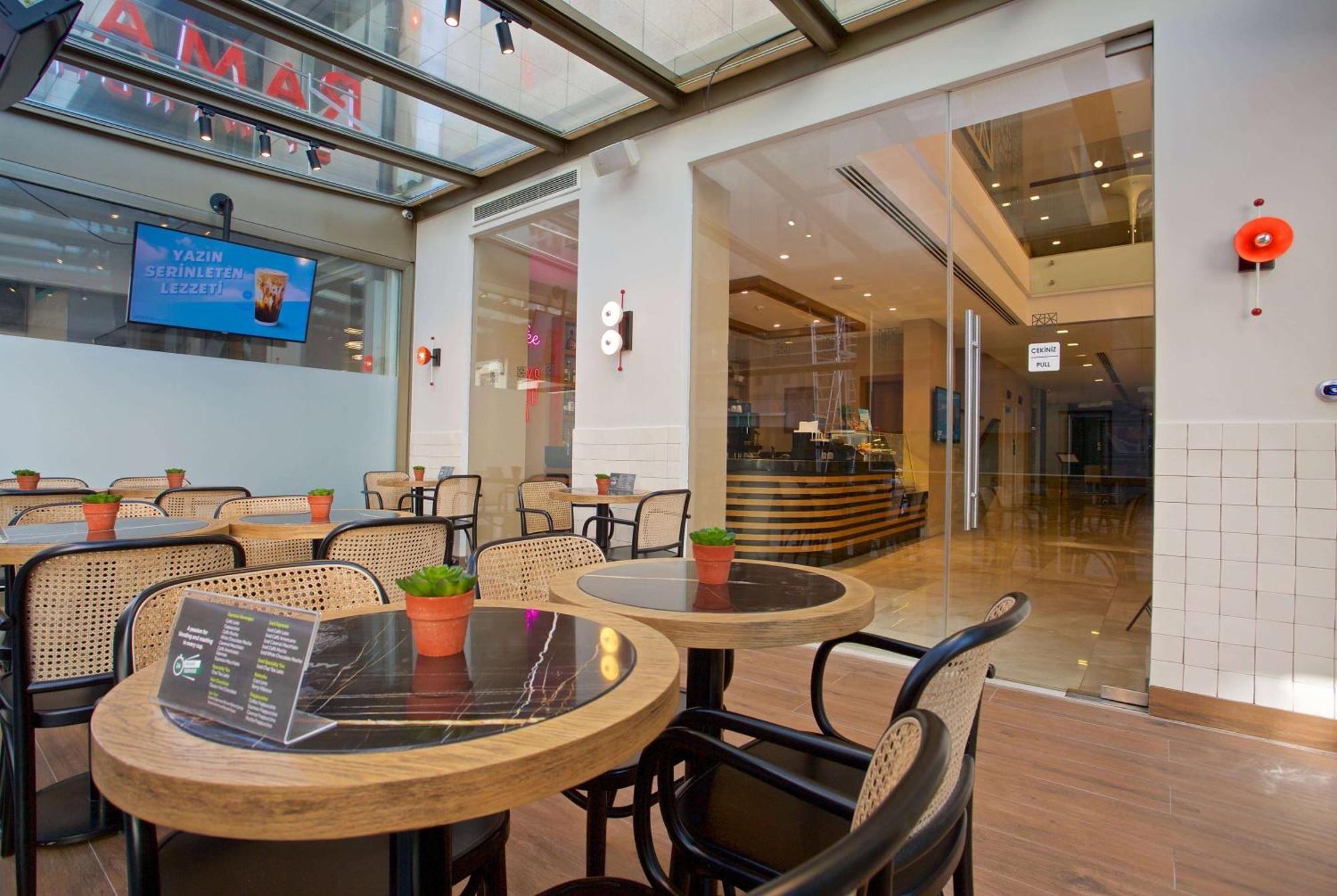 Ramada By Wyndham Taksim 4* Стамбул
