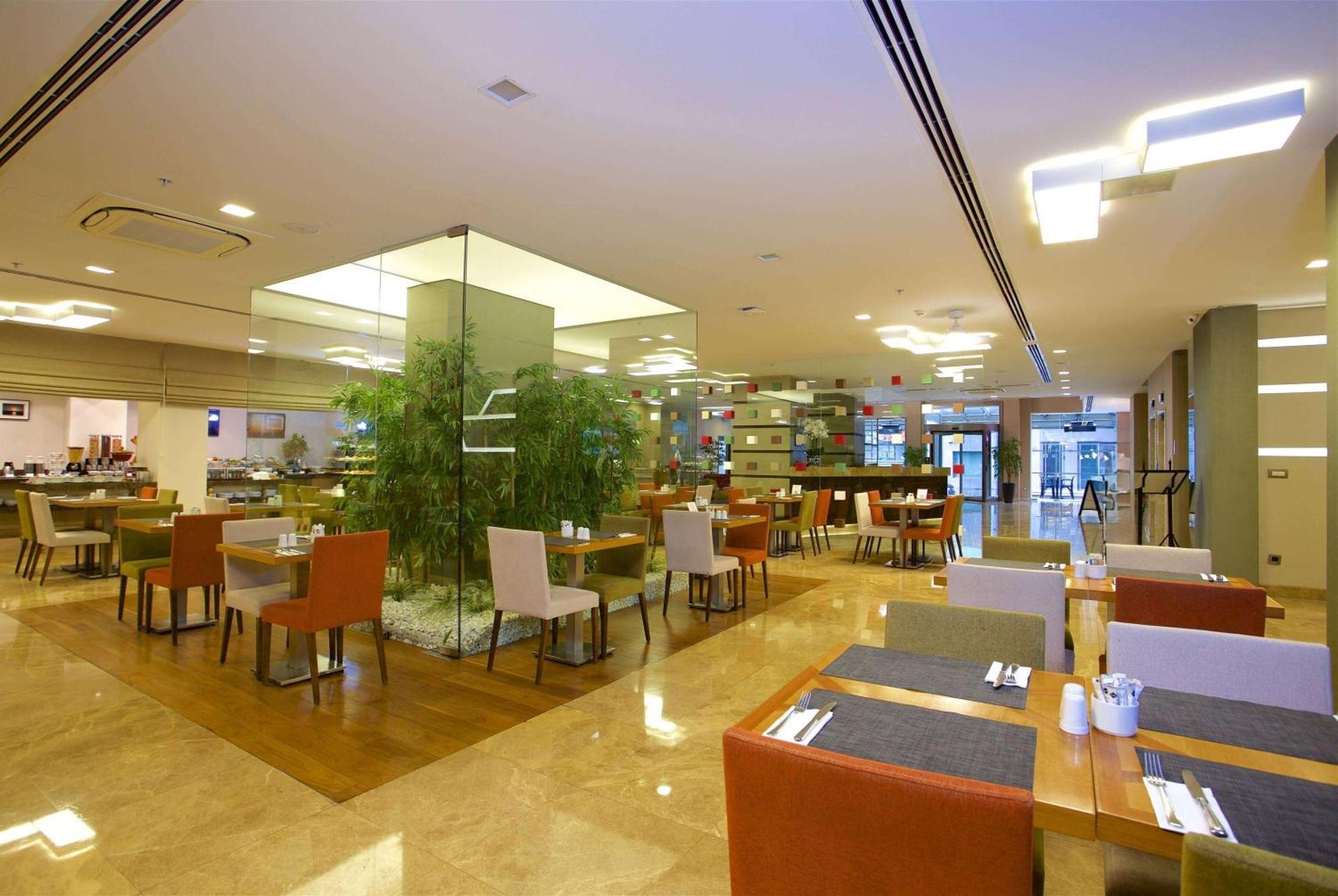 Отель Ramada By Wyndham Taksim