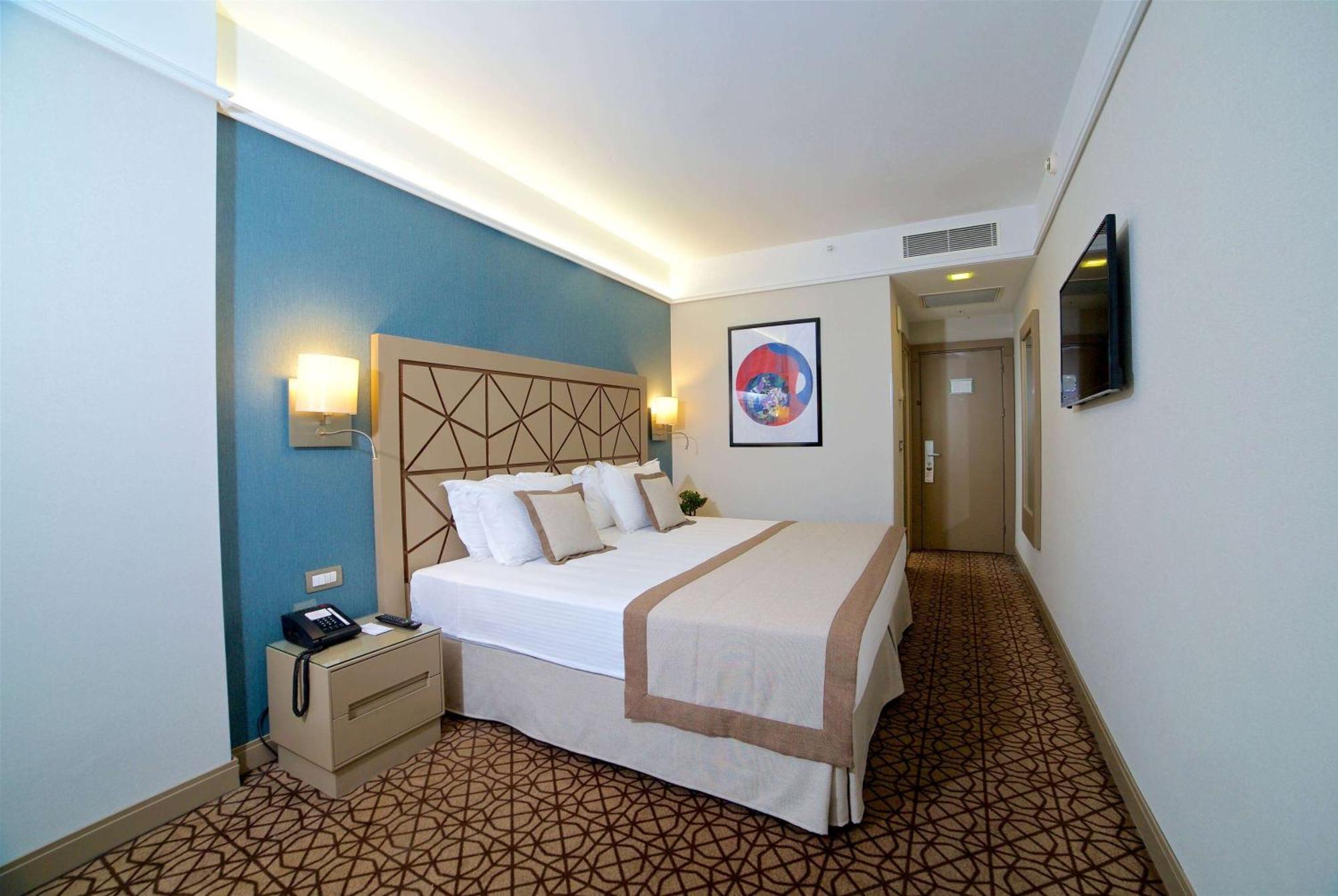 Ramada By Wyndham Taksim Отель 4*
