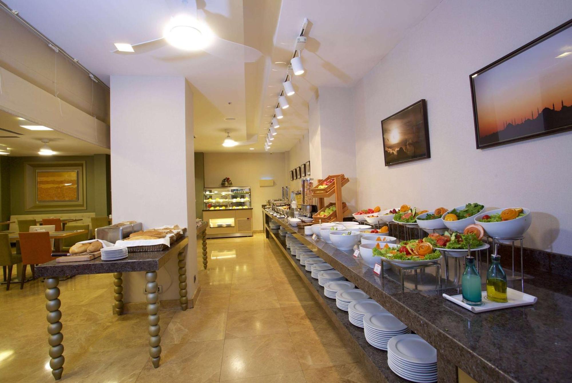 Отель Ramada By Wyndham Taksim 4*