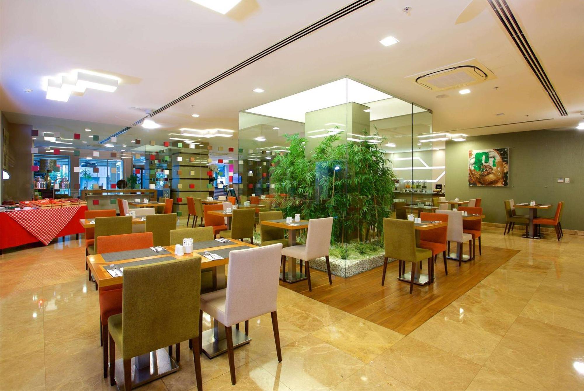 Ramada By Wyndham Taksim Отель Стамбул