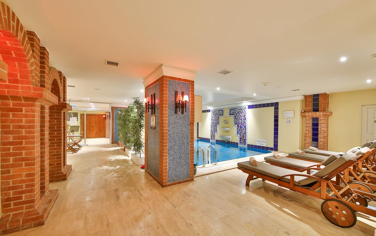 Отель Ramada By Wyndham Taksim Стамбул